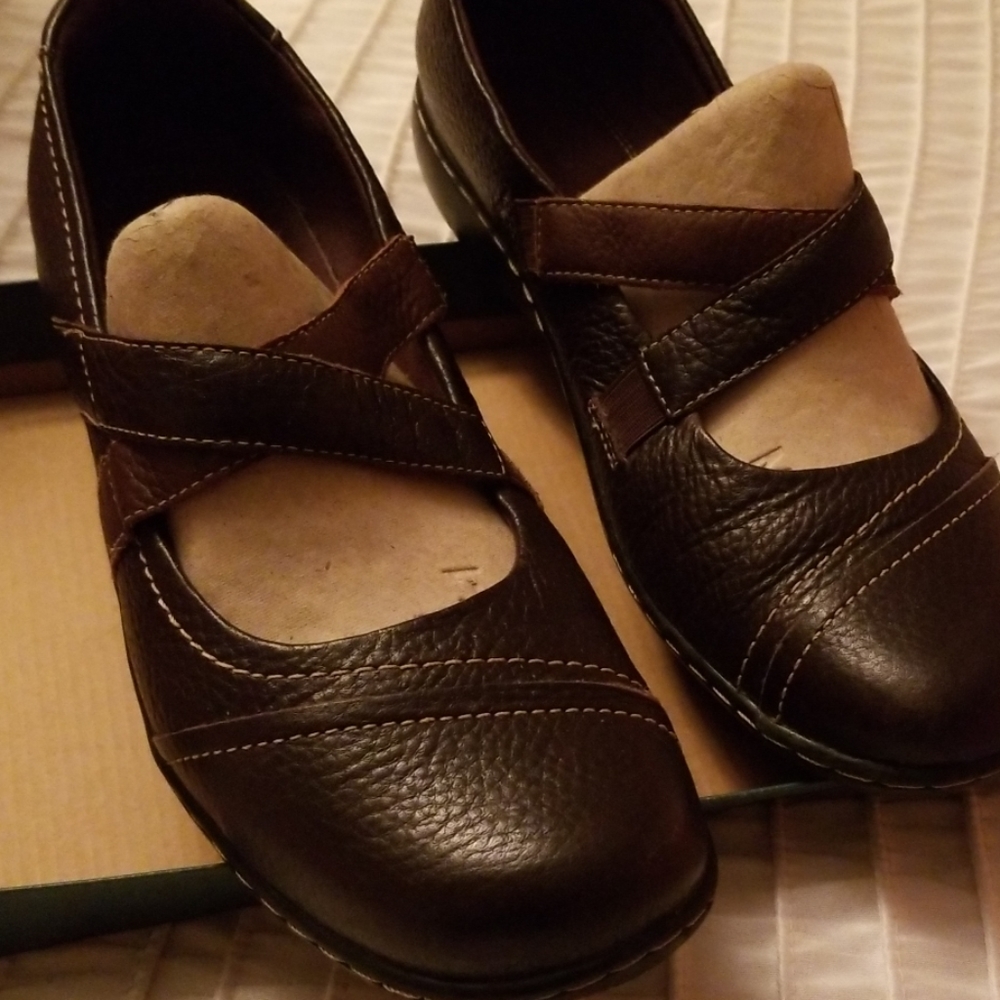 Clarks - Picture 2 of 2